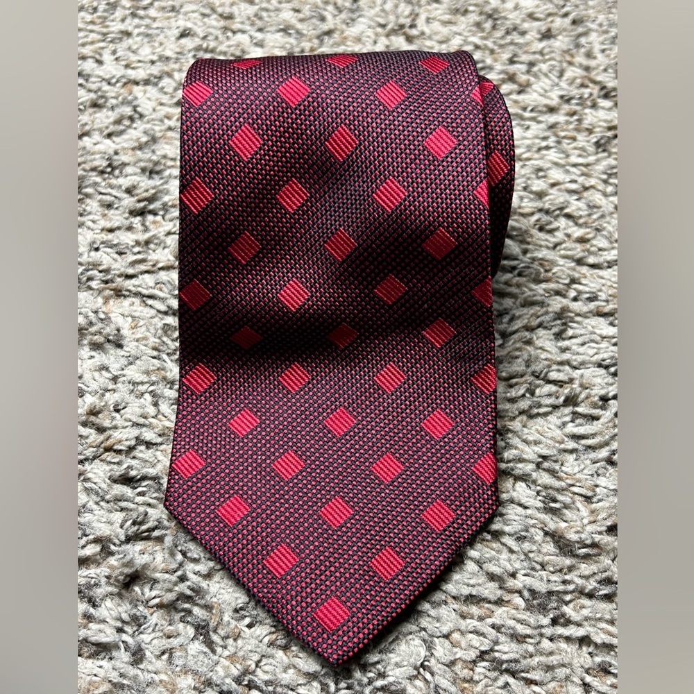 Charvet Elegant Red Patterned Tie